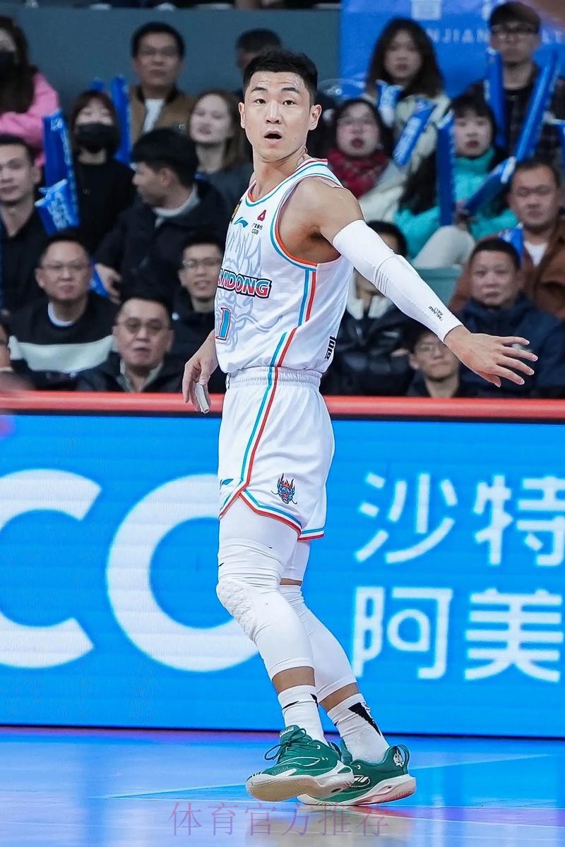 山东男篮分享高诗岩替补席片段:绷带是铠甲,坚守是勋章 山东男篮分享高诗岩替补席片段:绷带是铠甲,坚守是勋章